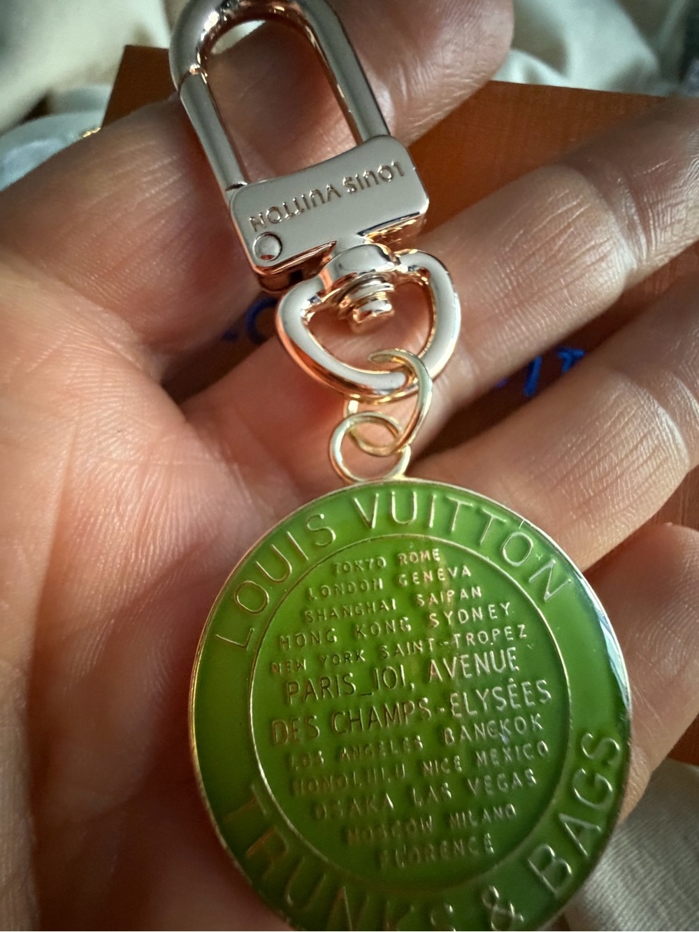 Keybag unbranded Green Round Key Charm with Gold Hardware upcycled